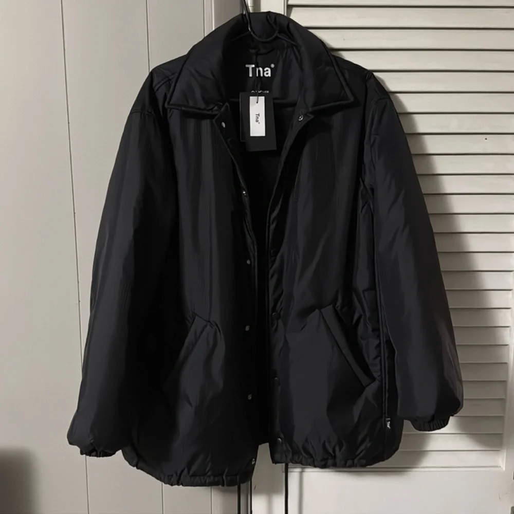 ARITIZIA TNA COACHES JACKET - Picture 6 of 9